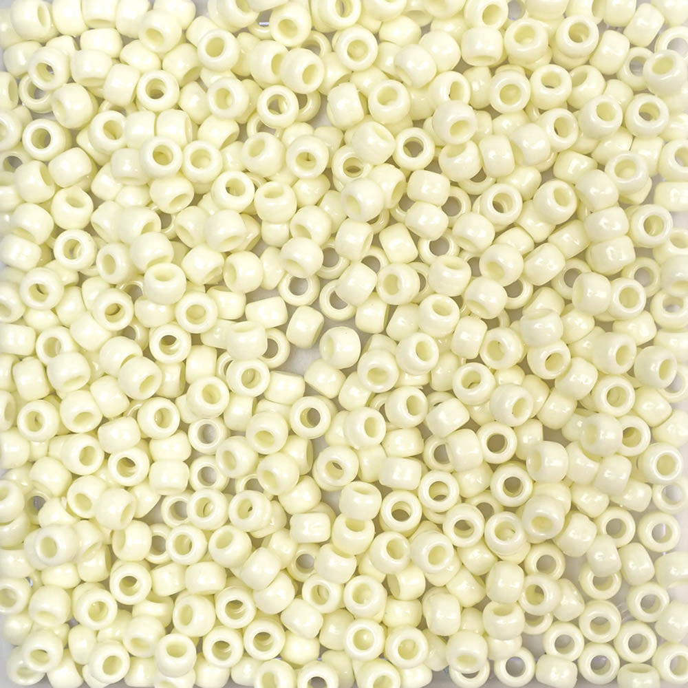 pale yellow plastic pony beads