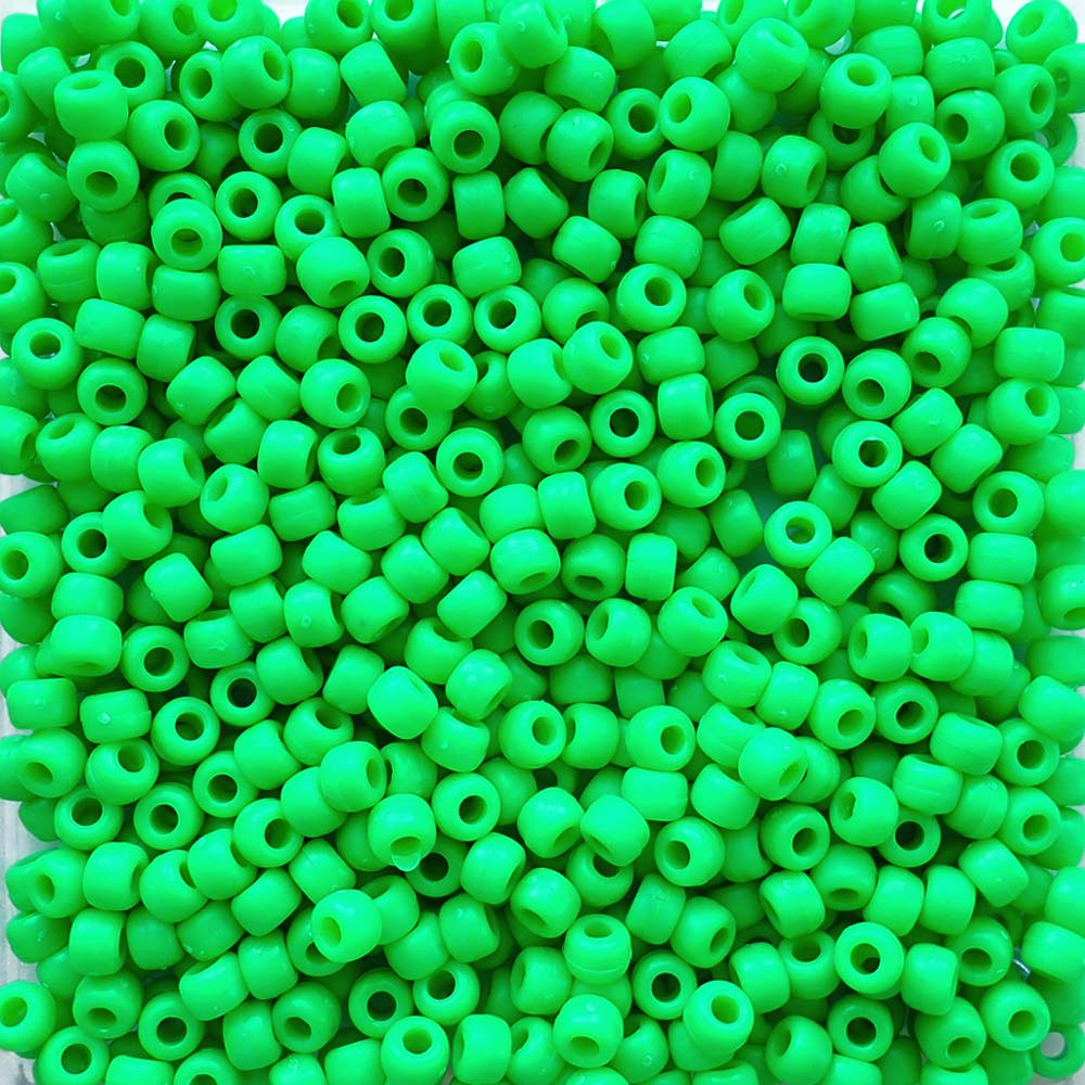 Matte Grasshopper Green Plastic Pony Beads 6 x 9mm, 500 beads