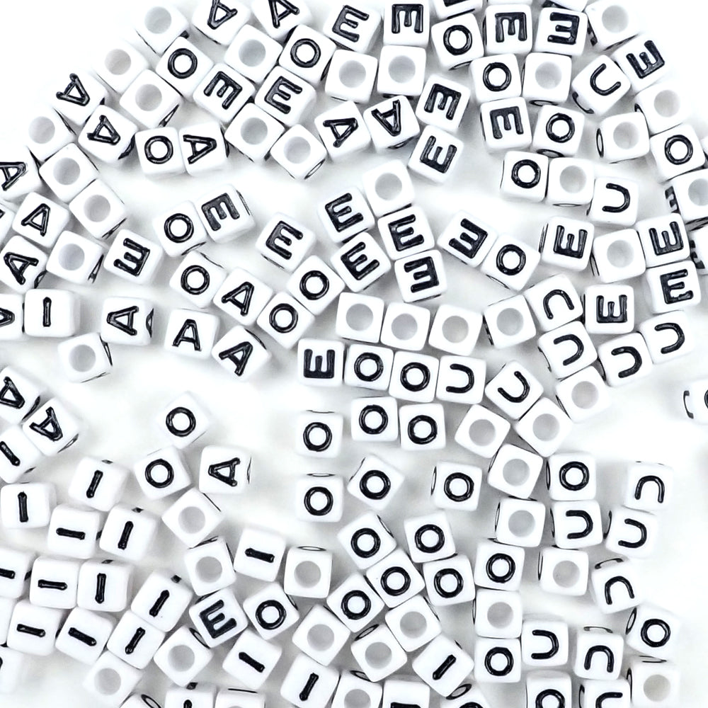  FASHEWELRY 50Pcs Vowel Silicone Letter Beads 12x12x12mm Square  Alphabet Silicone Beads Cube A/E/I/O/U Initial Alphabet Beads for DIY  Bracelet Jewelry Making